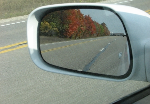正確使用汽車后視鏡和防止外后視鏡存水